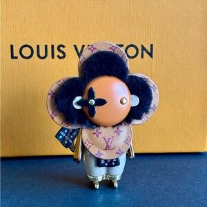 Louis Vuitton bag charm Vivienne Sky MO2137